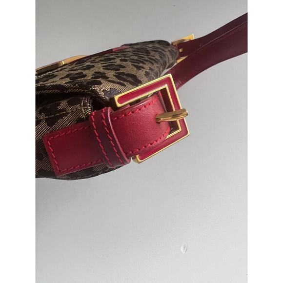 Vintage Fendi Cheetah print enamel buckle baguette - Picture 5 of 9